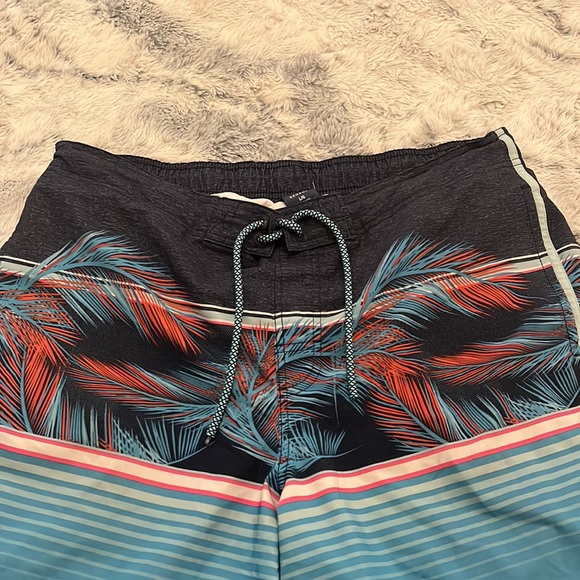 George Mens Swim Trunks/Shorts, Size L, With Pockets, Excellent Condition!! - Picture 3 of 7